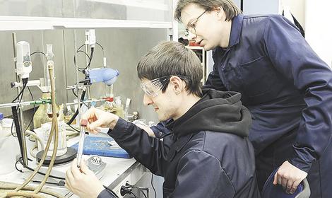 Уезжать не актуально. Удержать таланты в России способен институт мирового уровня