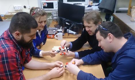 Ученые открывают доступ к фармацевтически важным молекулам из пероксида водорода и кетонов