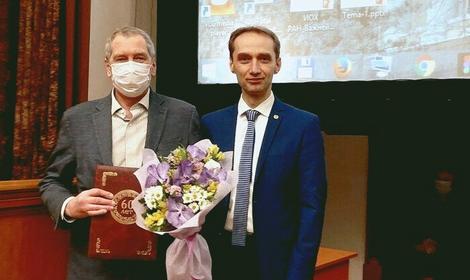 Сотрудник Института органической химии имени Н. Д. Зелинского Игорь Львович Далингер был награжден поздравительной грамотой в честь Юбилея