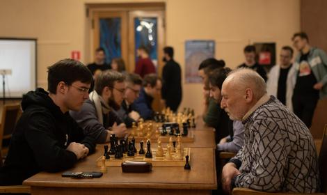 Атмосфера интеллектуального соревнования: в ИОХ РАН состоялся Межинститутский командный турнир по шахматам