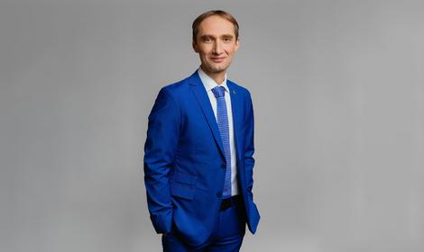 Раис Республики Татарстан Рустам Минниханов присудил Международную премию имени В.В. Марковникова академику РАН Валентину Ананикову за выдающийся вклад в развитие органической химии