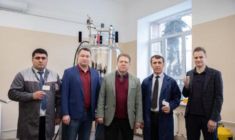 Ученые из Таджикистана прошли научную стажировку в ИОХ РАН в рамках нового договора о сотрудничестве